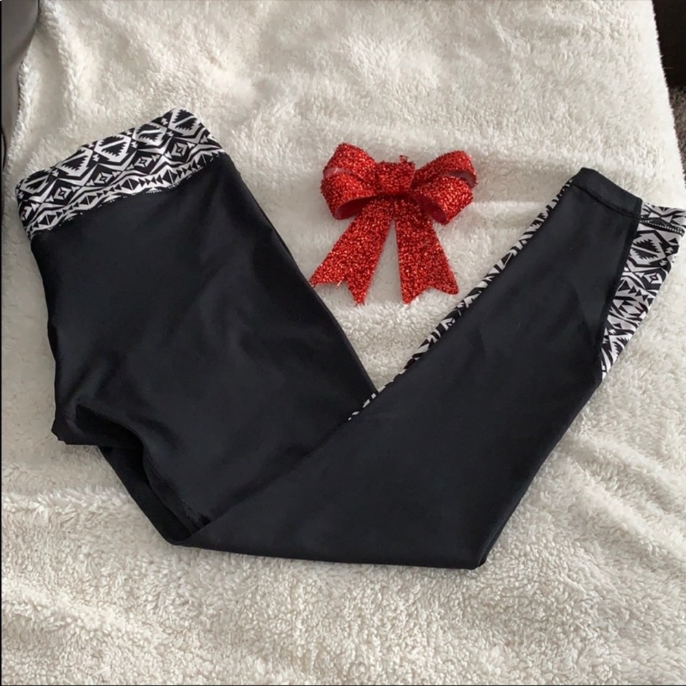 Size medium yoga pants!